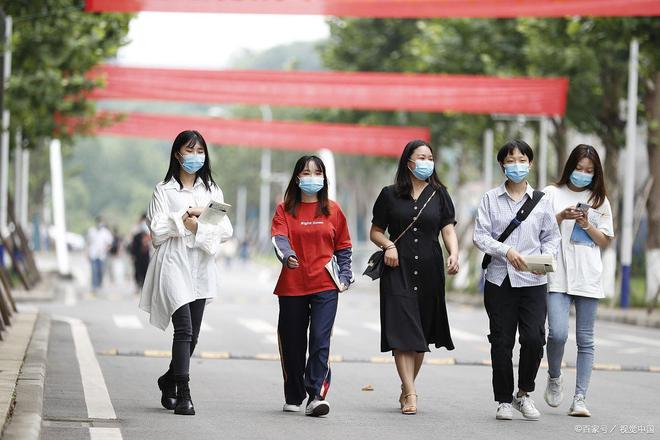 半岛体育内蒙古疫情传来坏消息一地26所高校全部封闭管理学生非常无奈(图4)